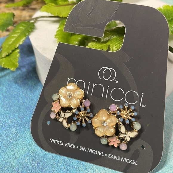 Vintage Crystal Flower Rhinestone Enamel Stud Earrings - Picture 4 of 9